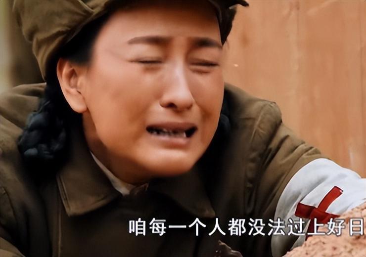 柠檬直播-《战旗如画》吐槽满天飞!战士年过半百、坦克上涂鸦,太假了